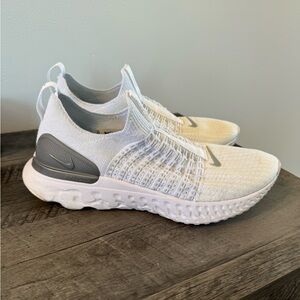 Nike Women's React Phantom Run Flyknit Running Shoes